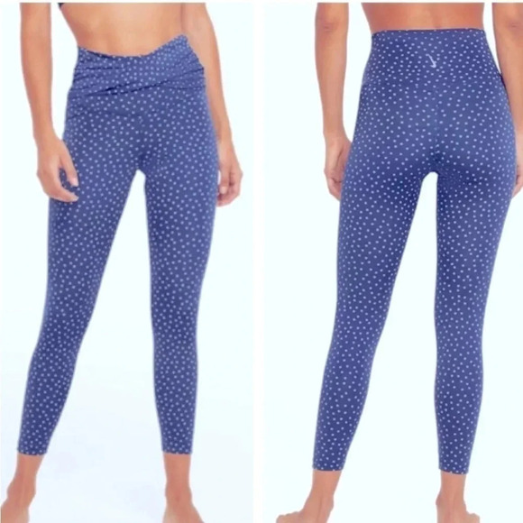 Nike Yoga High-Rise Dots Twist 7/8 Leggings size small - Picture 1 of 5
